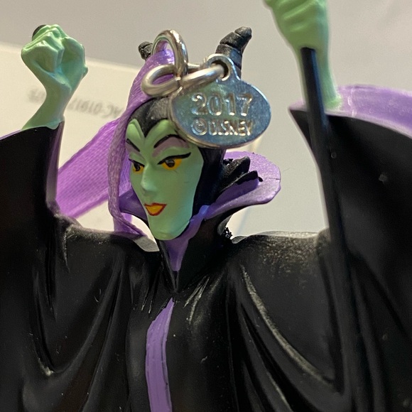 COPY - 2017 Disney’s Maleficent  Sketchbook Ornament - Picture 4 of 10
